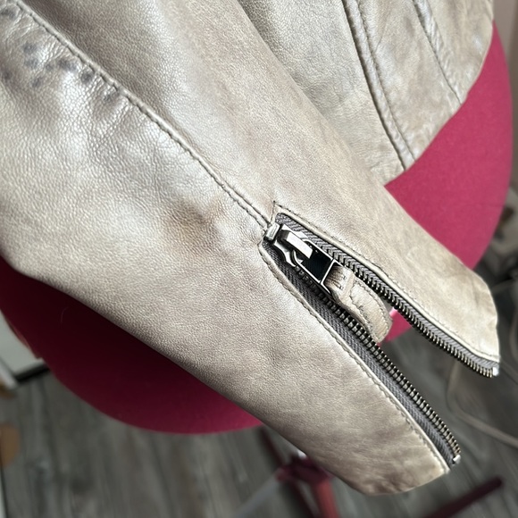 Genuine leather jacket - Picture 3 of 10